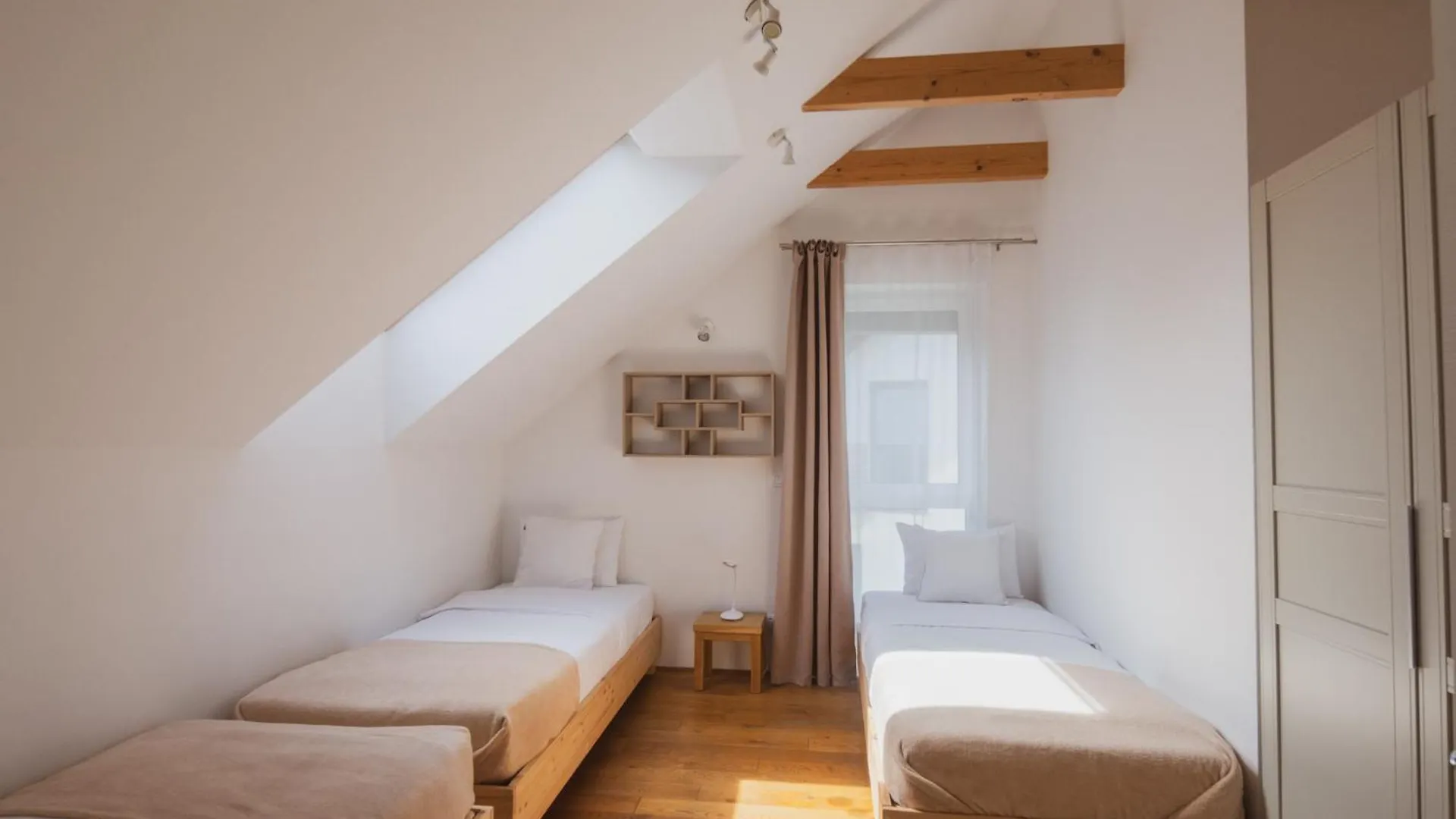Pr'Fik Apartments Kranj 0*,